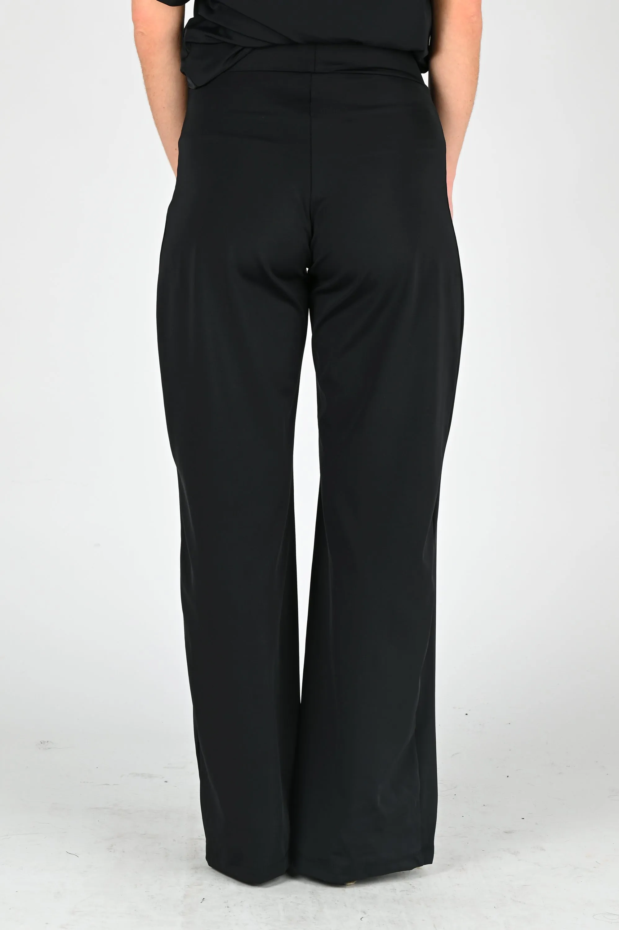 ANNIENOKA 'Contour Flare' Pants in Black